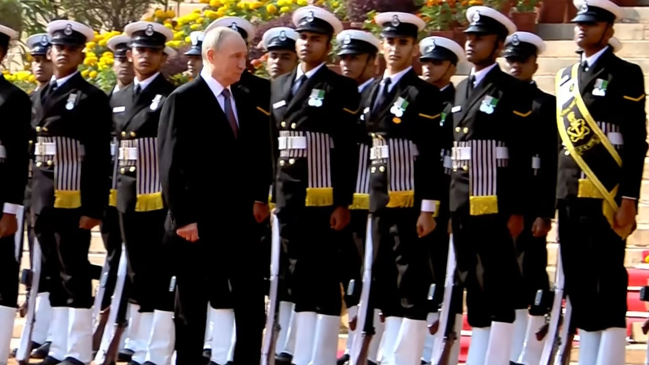 Guard Of Honour At Rashtrapati Bhavan For Putin, PM Modi Present
