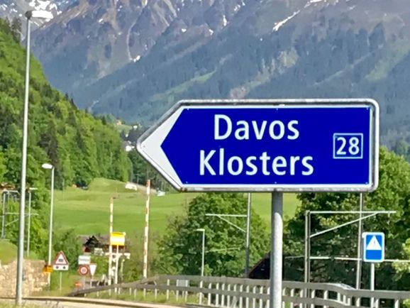 How Does the Davos Elite Deal with War in Ukraine?