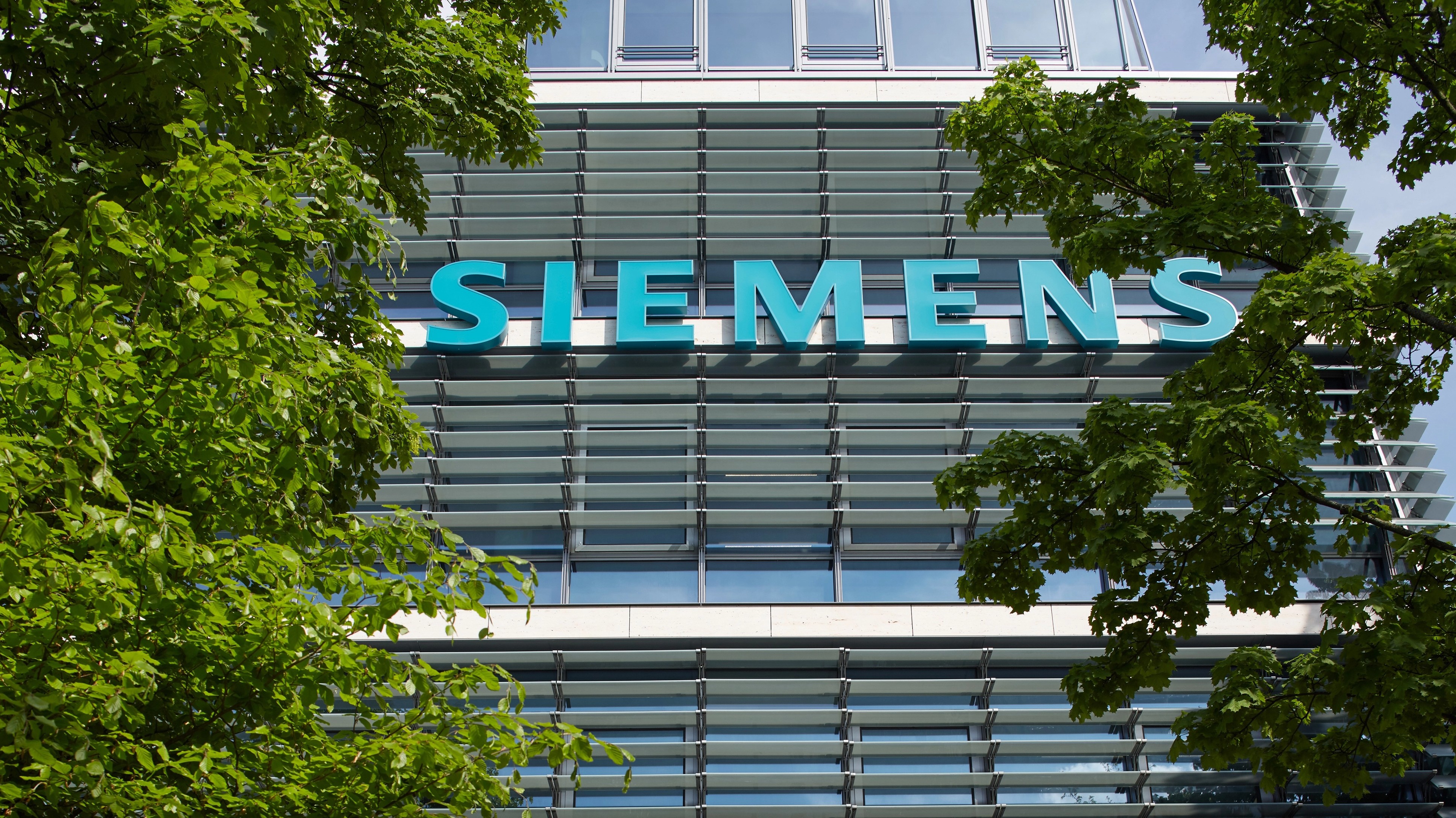 Siemens Shares Hit 20% Upper Circuit On Ex-Date For Energy Business Spin-Off