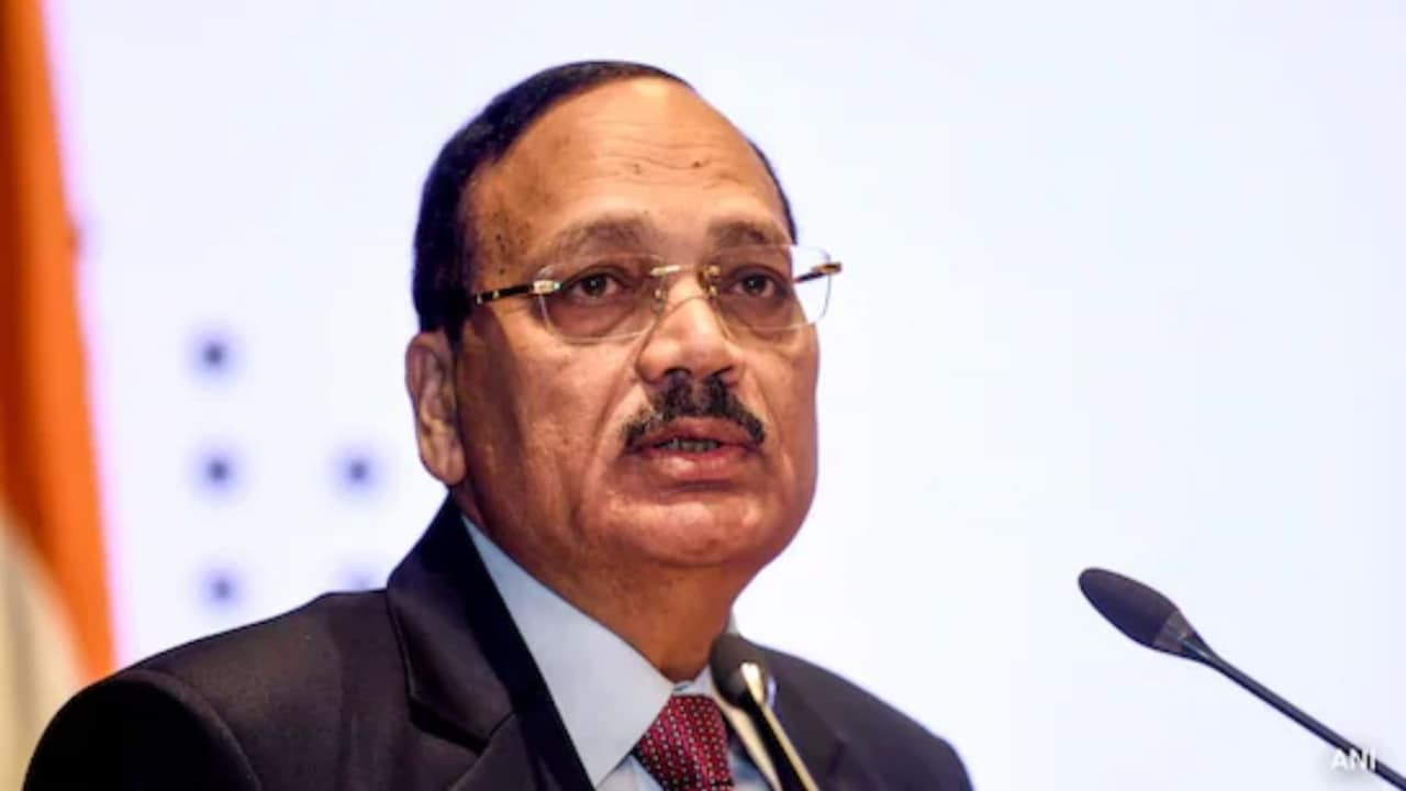 एसिड अटैक मामलों के बीच तेजाब की बिक्री पर CJI सूर्यकांत ने बड़ी बात कही