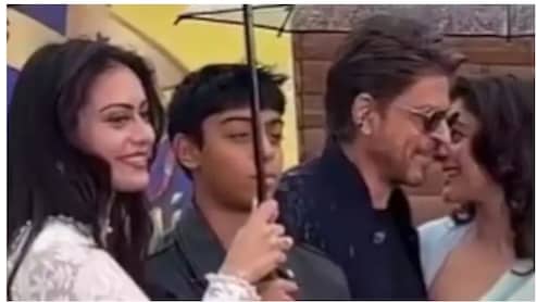 लंदन में बारिश के बीच छाता हाथ में पकड़ शाहरुख-काजोल ने दिया पोज, निसा और युग भी दिखे साथ, लोग बोले- ये है परफेक्ट फैमिली पिक्चर