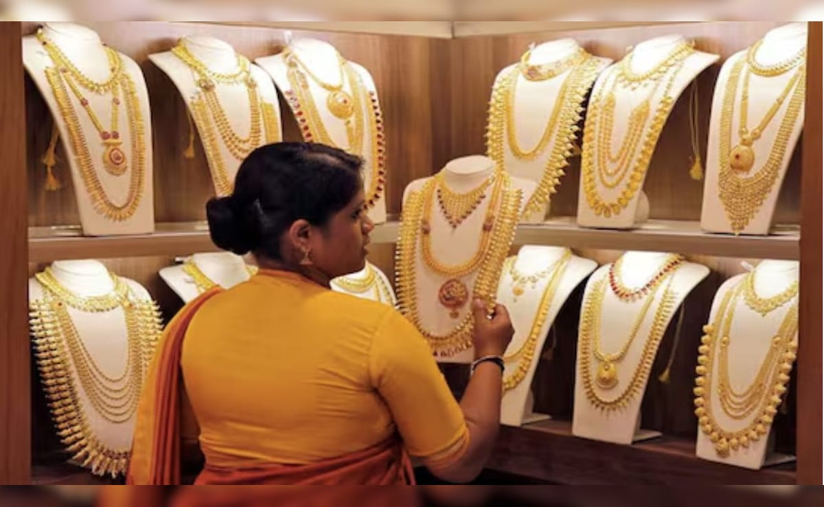 Gold-Silver Price: सोना-चांदी हुआ सस्ता, खरीदने से पहले जान लें एक्सपर्ट की राय