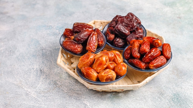 Dates or khajoor for energy.