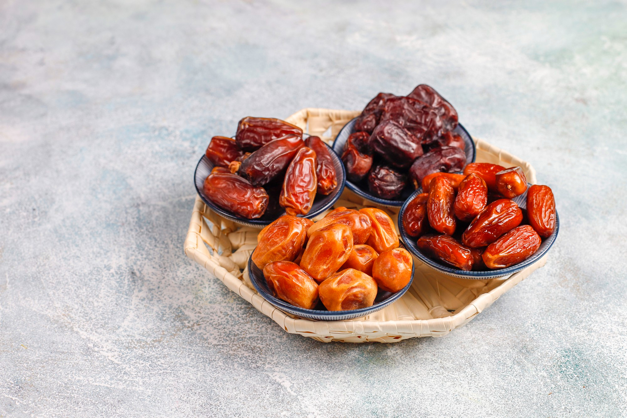 Dates or khajoor for energy.