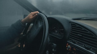 कोहरे में एक्सीडेंट से बचना है तो मान लें ये 7 जरूरी बातें