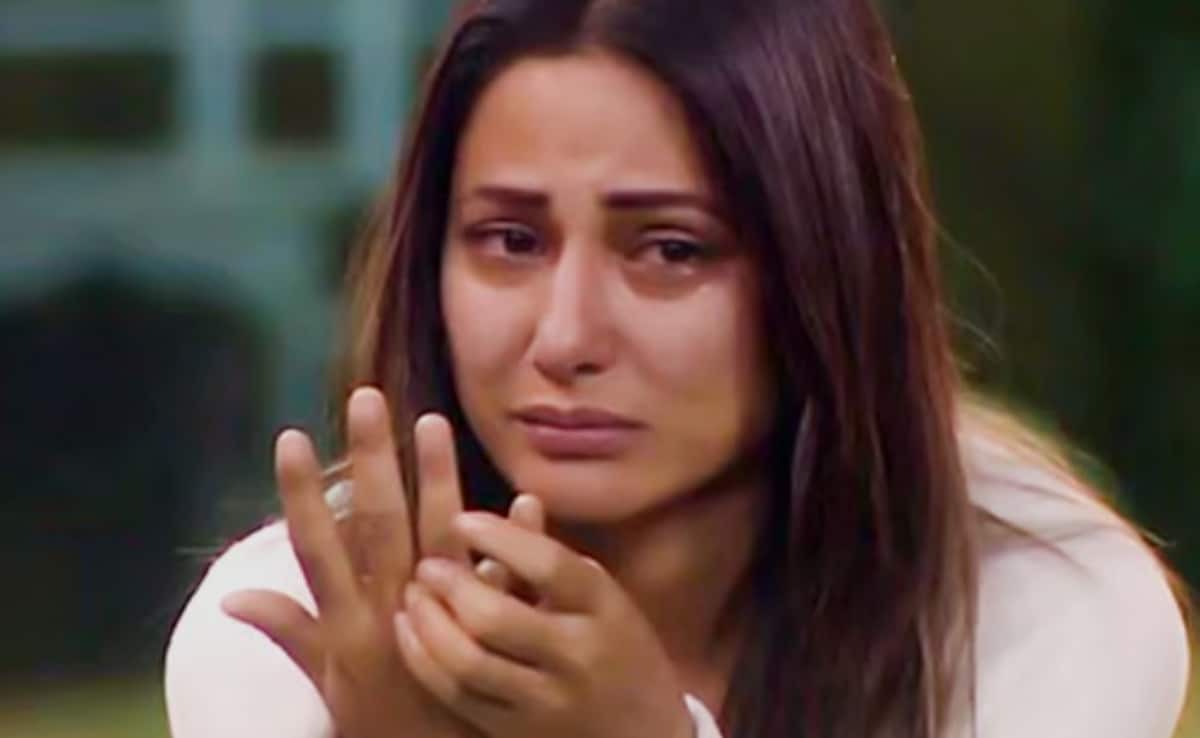 बहुत दर्द होता था, शरीर टूटा हुआ लगता था, कैंसर के इलाज का वो दर्दनाक सफर याद कर भावुक हुईं हिना खान