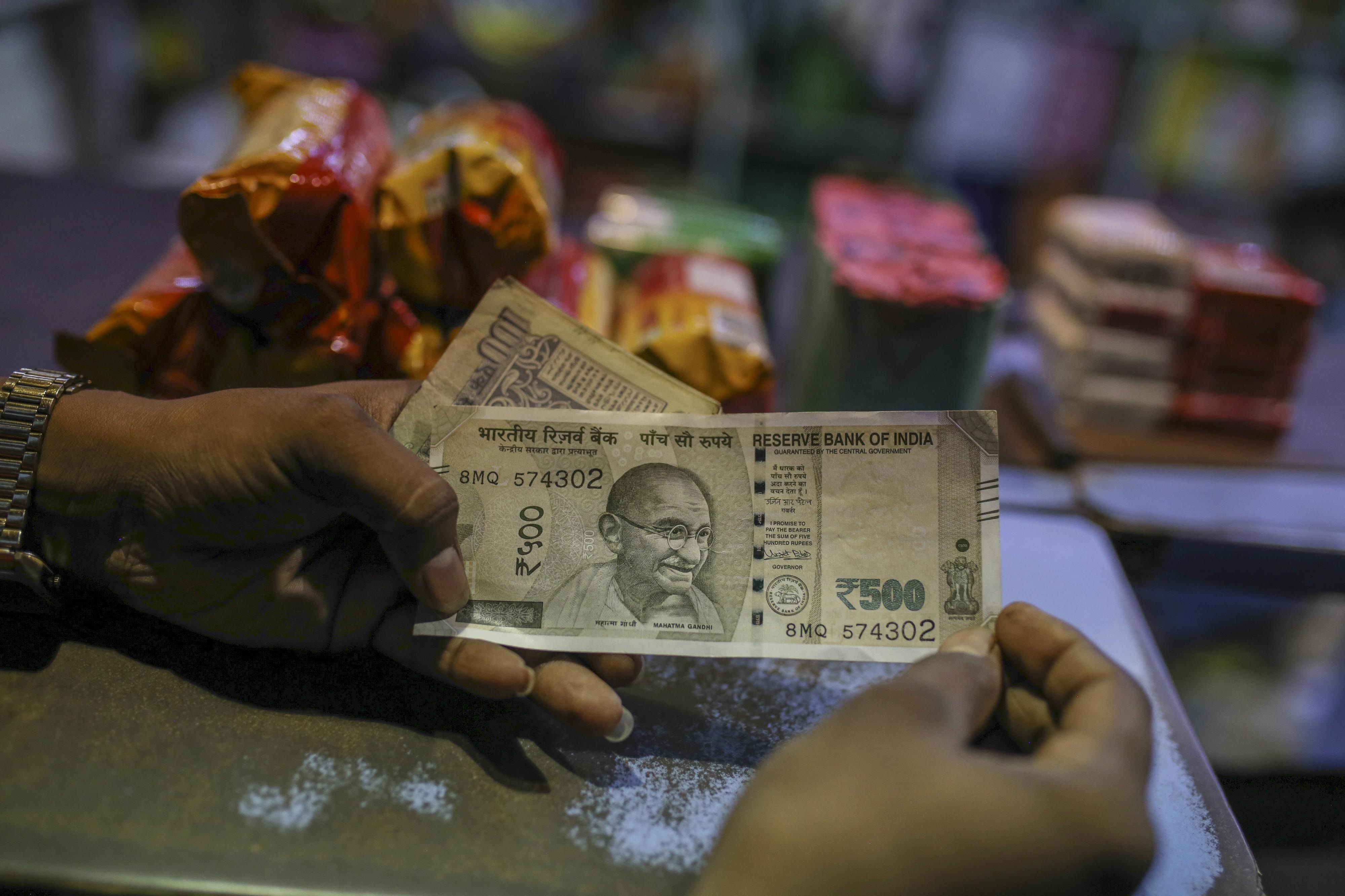 Live: Indian Rupee Ends Little Changed At 75.67 Against U.S. Dollar 