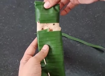 Can Banana Leaves Replace Foil For Wrapping Food? Viral Video Sparks Debate Can Banana Leaves Replace Foil For Wrapping Food? Viral Video Sparks Debate