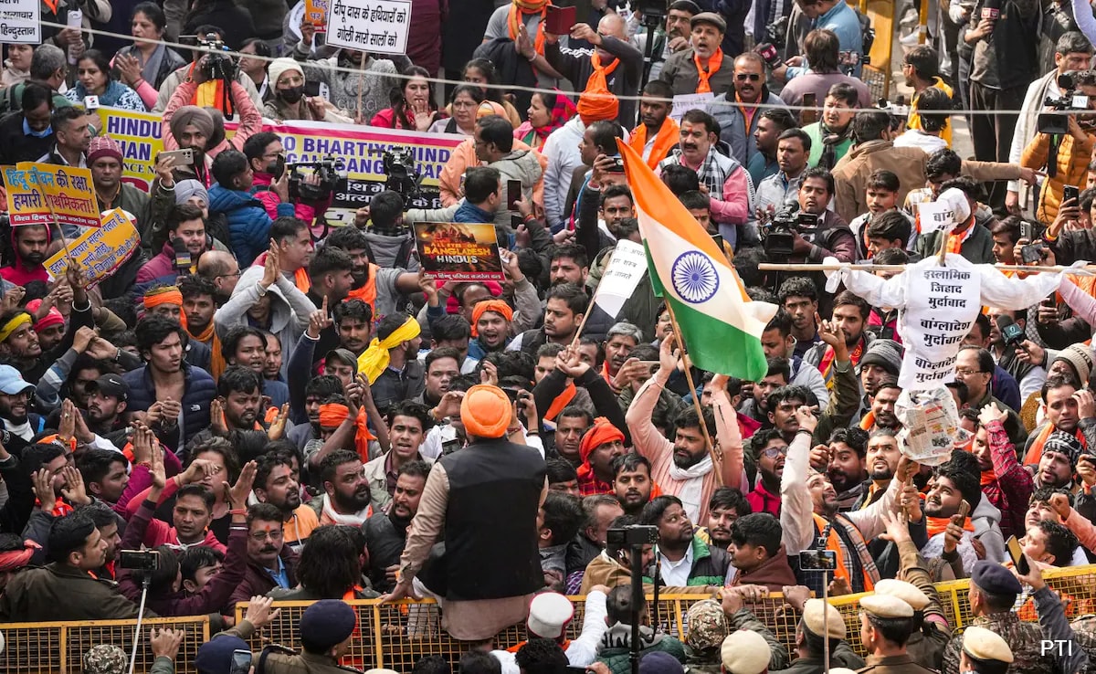 Bangladesh Protests LIVE Updates: Hundreds Gather Outside Bangladesh High Commission In Delhi Over Hindu Man's Lynching