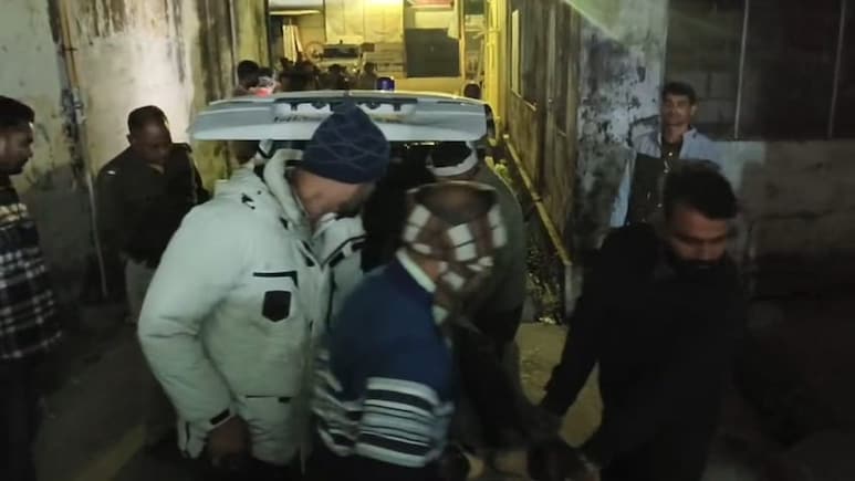 Rajasthan: चित्तौड़गढ़-कोटा नेशनल हाईवे-27 पर भीषण सड़क हादसा, घायलों को बचा रहे लोगों को रौंदा, 4 की मौत, 10 घायल