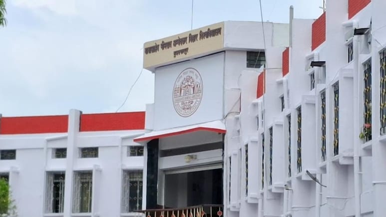 Bihar Government Set To Hire 45,000 Teachers Under TRE-4