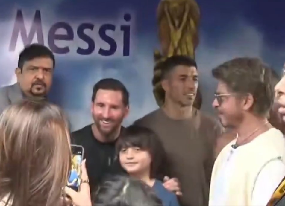 GOAT India Tour: Lionel Messi Poses With Shah Rukh Khan, Son AbRam