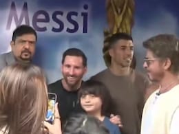 GOAT India Tour: Lionel Messi Poses With Shah Rukh Khan, Son AbRam