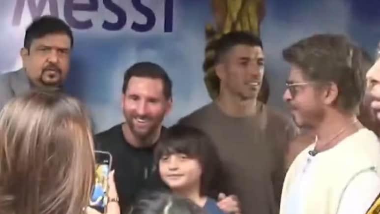 GOAT India Tour: Lionel Messi Poses With Shah Rukh Khan, Son AbRam