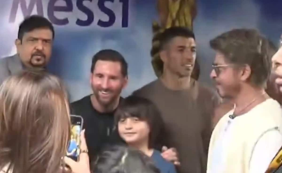 Watch: Lionel Messi Clicks Picture With AbRam Khan, Shah Rukhs Reaction Cant Be Missed