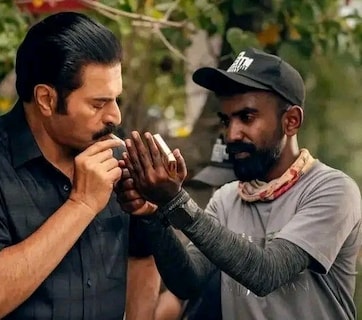 40 साल के रणवीर सिंह पर भारी पड़ रहा है 74 साल का ये एक्टर, धुरंधर के सामने 7 दिन में हिट हो गई ये फिल्म