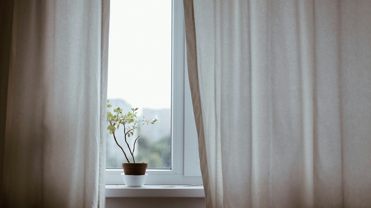 Top 5 Linen Blend Curtains That Protect Privacy And Let Light In