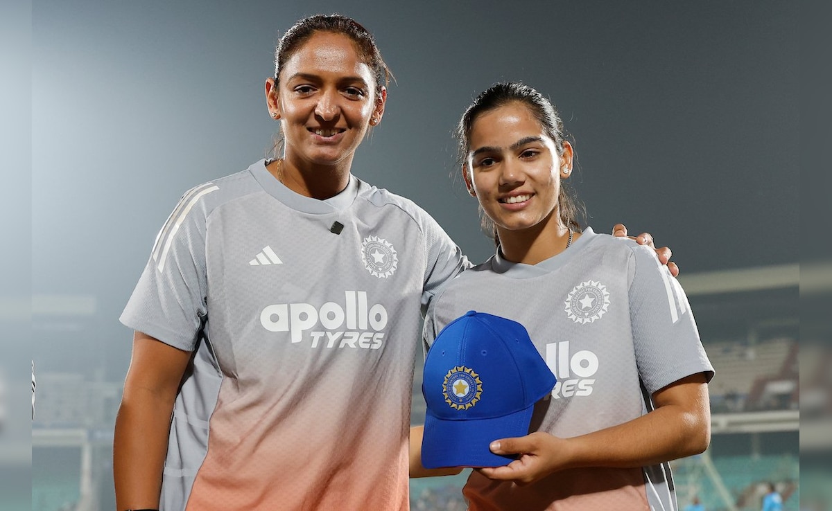 पिता ज्योतिषि, बेटी ने टीम इंडिया में बनाई जगह, जानिए कौन हैं वैष्णवी शर्मा जिन्हें मिला डेब्यू कैंप