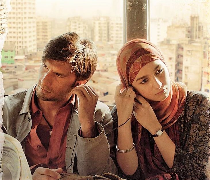Ranveer Singh and Alia Bhatt in Gully Boy Ranveer Singh and Alia Bhatt in Gully Boy
