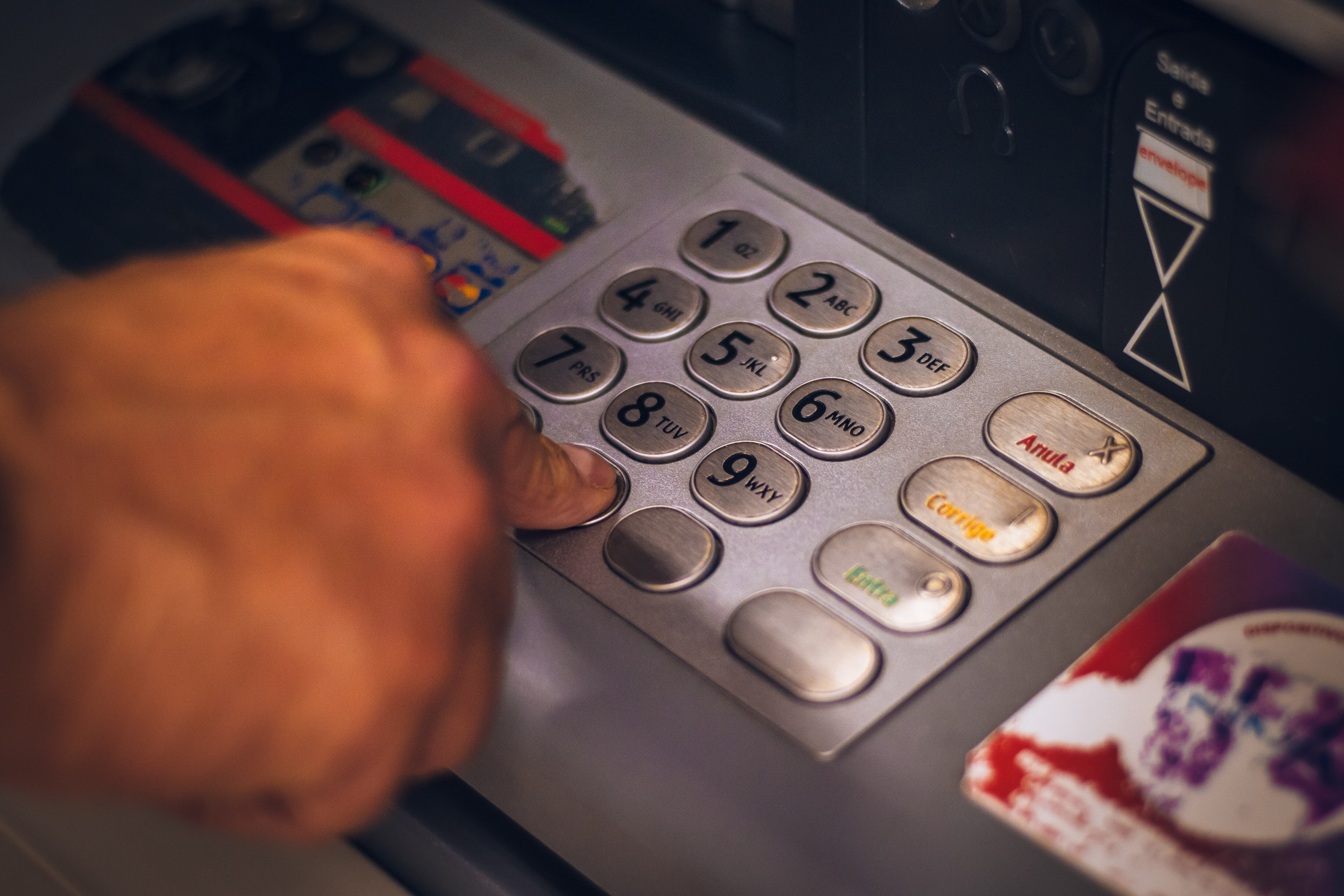 RBI Sets Stage For Card-Less Cash Withdrawals Across All ATMs