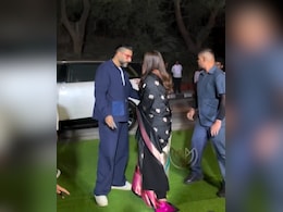 आराध्या के स्कूल एनुअल फंक्शन अटेंड करने पहुंची बच्चन फैमिली, खुद सासू मां का हाथ पकड़ कर लाए अभिषेक