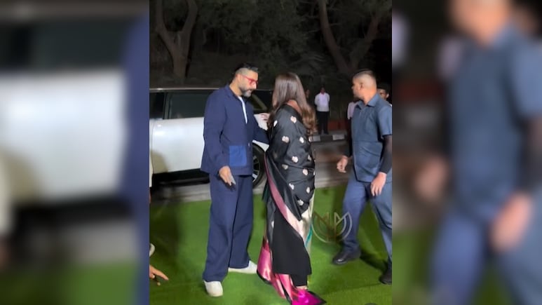 आराध्या के स्कूल एनुअल फंक्शन अटेंड करने पहुंची बच्चन फैमिली, खुद सासू मां का हाथ पकड़ कर लाए अभिषेक