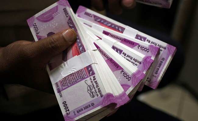 Rupee Declines 25 Paise To Close At 82.10 Against US Dollar