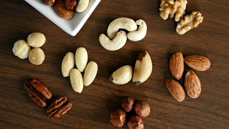 Doctor Lists Best Nuts For Healthy Snacking This Holiday Season
