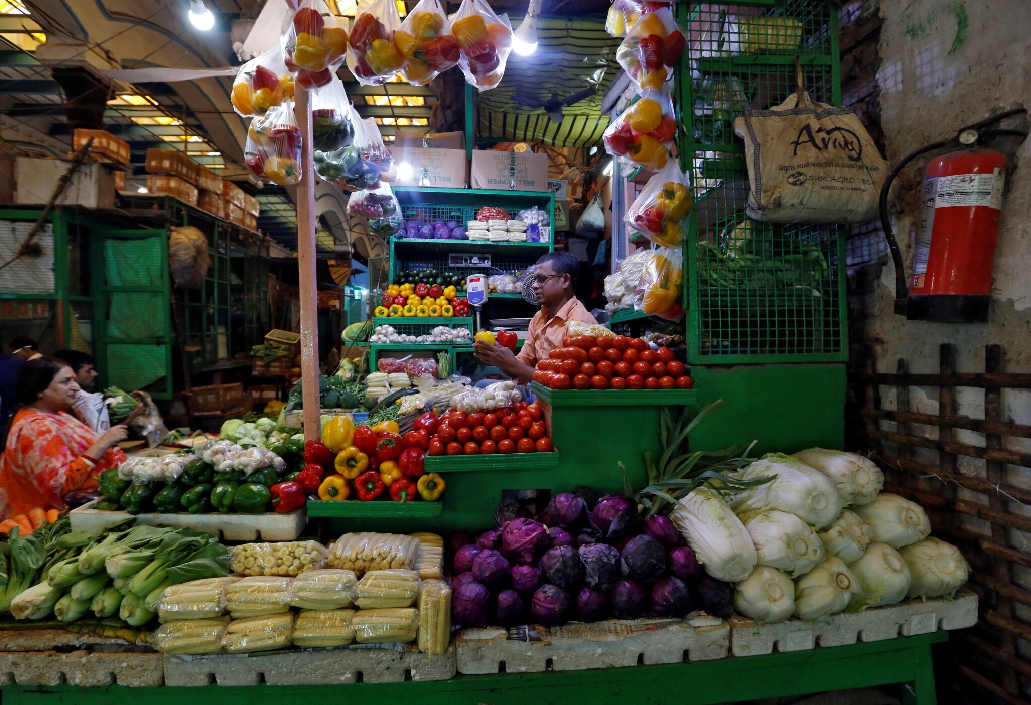 India's CPI Inflation Falls To 25-Month Low In May