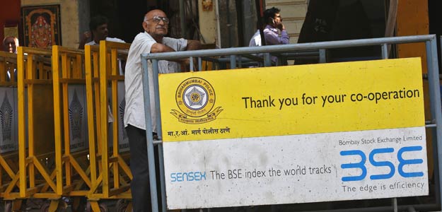 Sensex Hit by Technical Snag: Dealers
