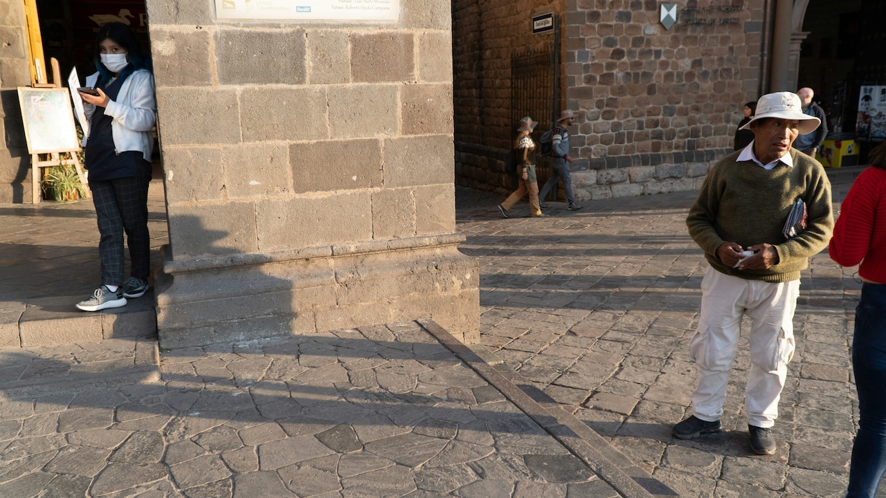 5 Reasons High-Waist Cargos Feel More Wearable Than Low-Rise Styles