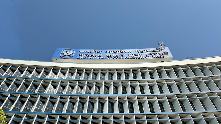 IRDAI Eyes 5-Year Glide Path To Cut EoM Caps To 20% For General Insurers, 12.5% For Life Insurers