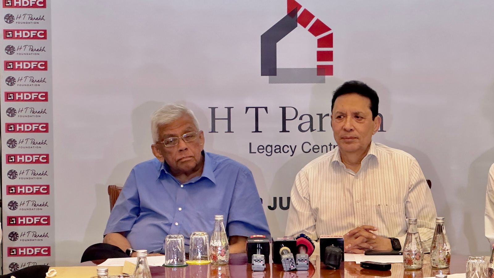 Keki Mistry Replaces Deepak Parekh &mdash; Change Of Guard At HDFC Life