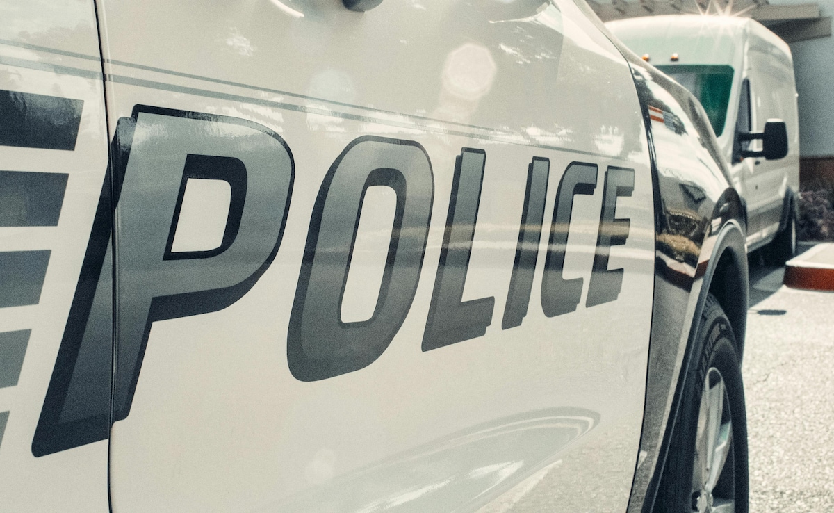 Two US Restaurant Workers Face Criminal Charges After Faking Robbery Using AI-Generated Pic