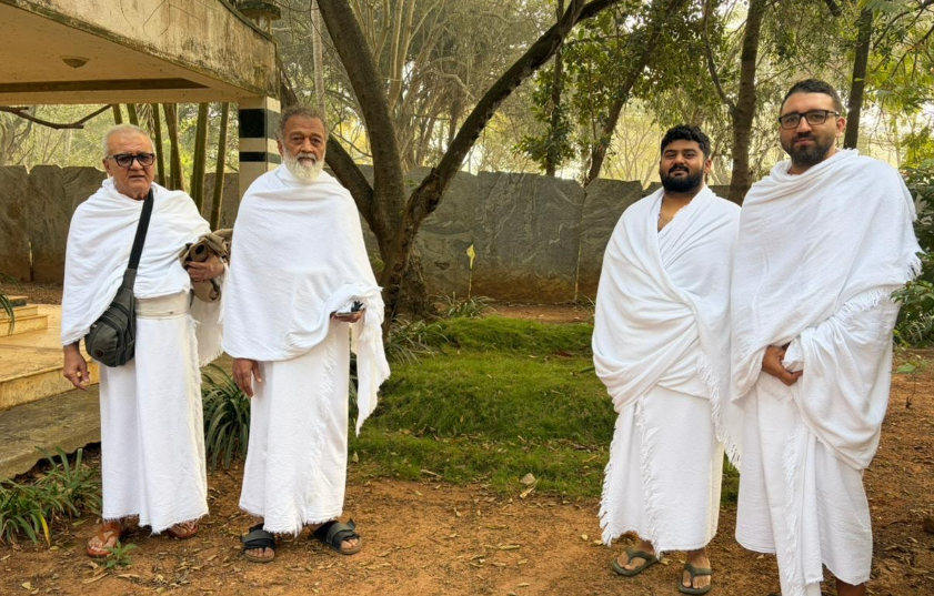 Months After Javed Akhtar Controversy, Lucky Ali's Performs First Umrah: "If I Hurt Anyone, I Ask For Forgiveness"