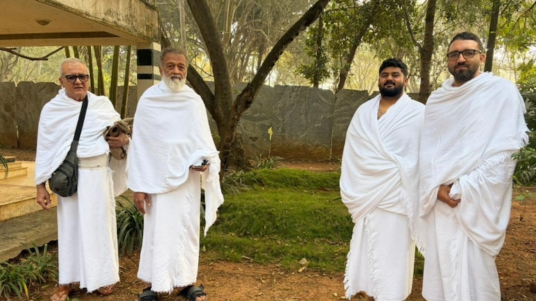Months After Javed Akhtar Controversy, Lucky Ali Performs First Umrah: "If I Hurt Anyone, I Ask For Forgiveness"