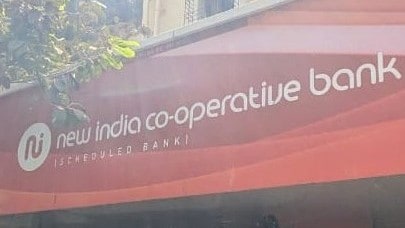 Mumbai Police EOW Searches Ex-Bank Chairman's Home In Rs 122 Crore Fraud Case