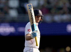 Australia vs England 2nd Ashes Test, Day 2 LIVE Score Updates: Joe Root Receives Standing Ovation, Slams 138; England 334 All Out