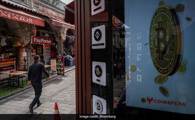 We're Sorry, But We Can't Return Your Money Right Now: Crypto Market Talk