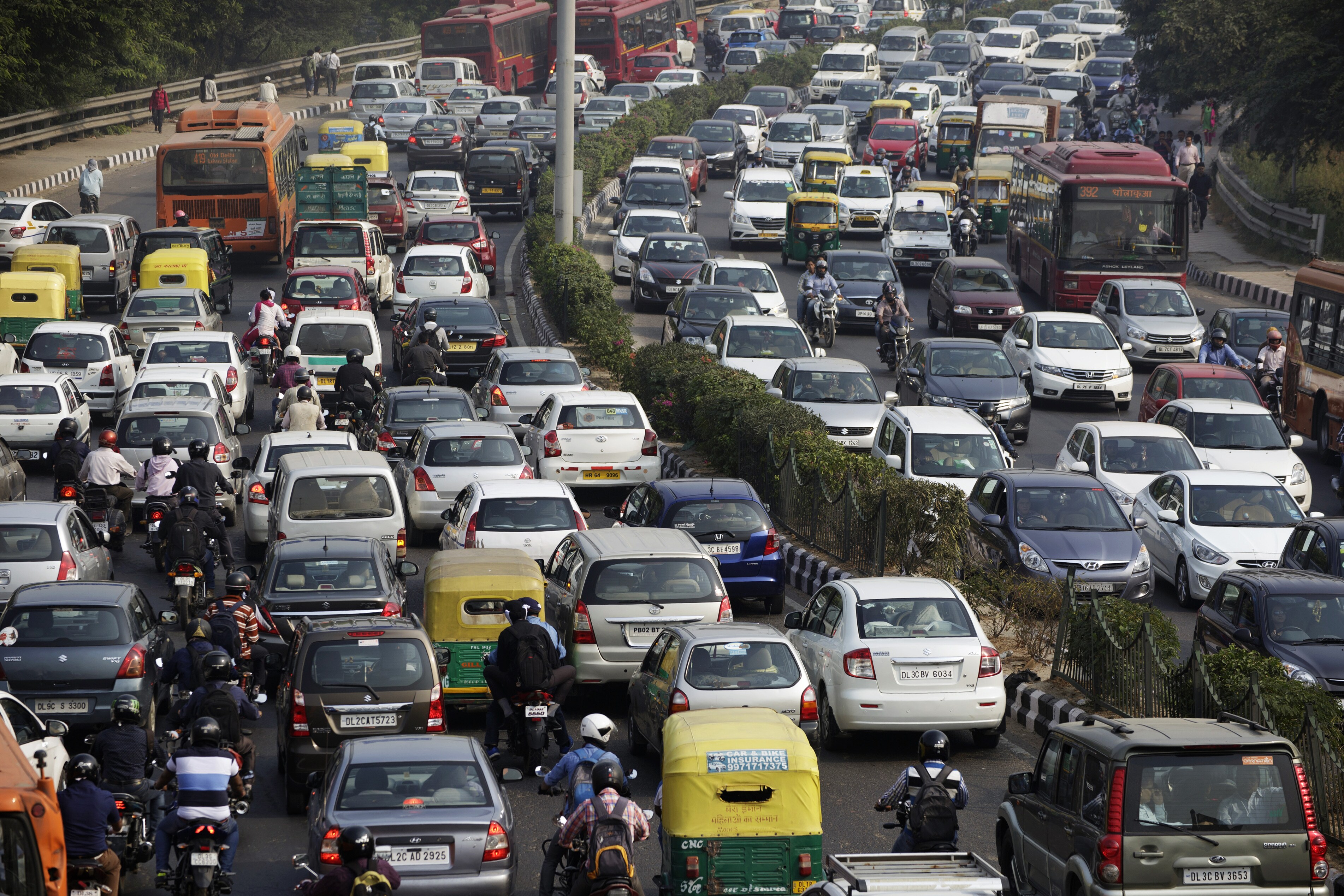 April 2022 Auto Sales Live: Bajaj Auto Falls 20%, Hero MotoCorp Registers  12.45% Growth On Year