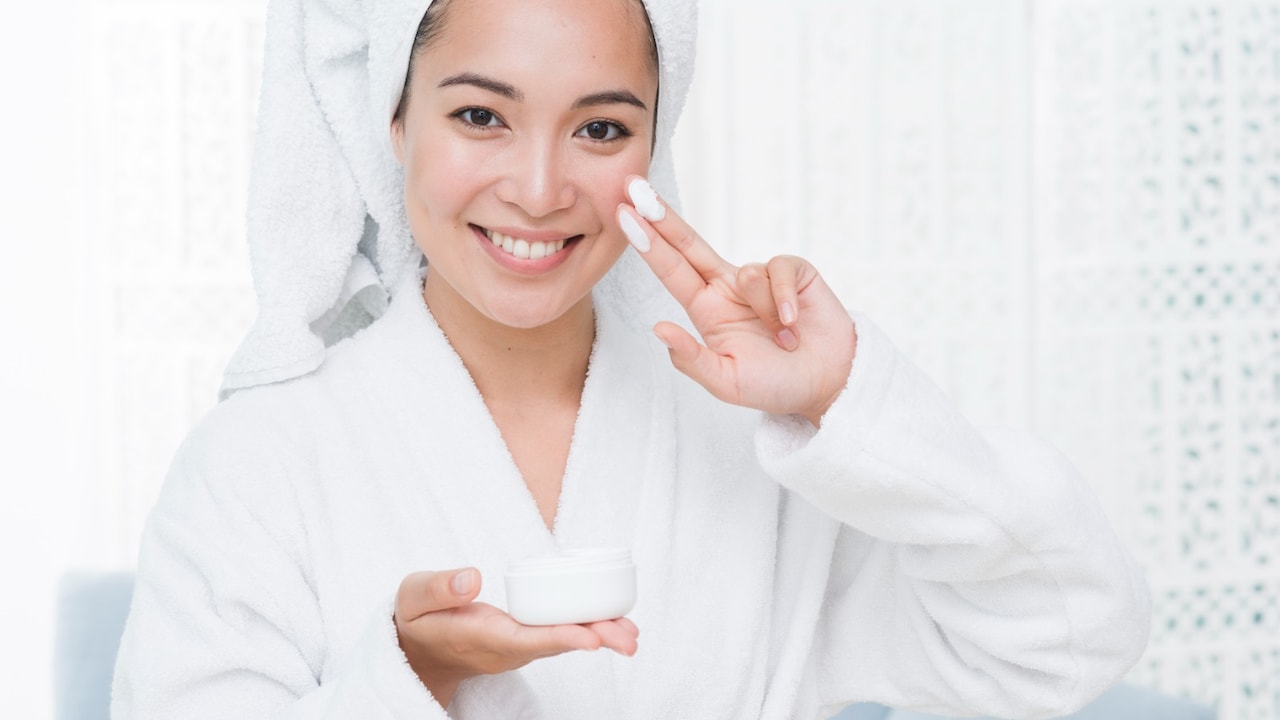 How To Select The Right Face Moisturiser For Hot, Humid Or Dry Weather