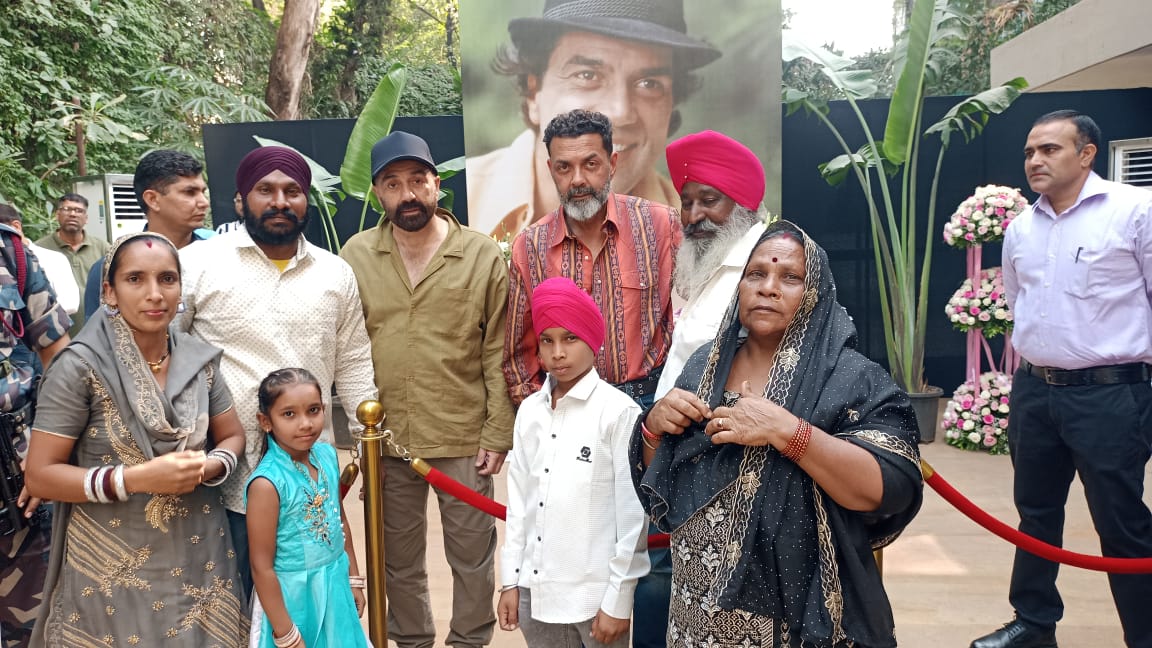 Dharmendra's 90th Birth Anniversary Live Updates: Sunny-Bobby Deol Meet Fans At Mumbai Home