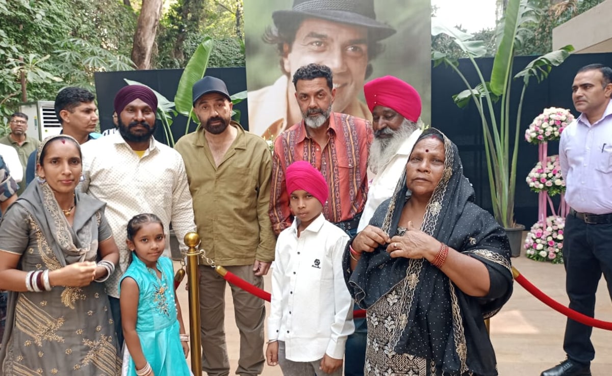 Dharmendra's 90th Birth Anniversary Live Updates: Sunny-Bobby Deol Meet Fans At Mumbai Home