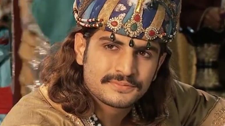 जोधा अकबर के 'अकबर बादशाह' 11 साल बाद दिखने लगे ऐसे, दिखा चेहरे पर वहीं खूंखार लुक, फैंस बोले- क्या हुआ ये