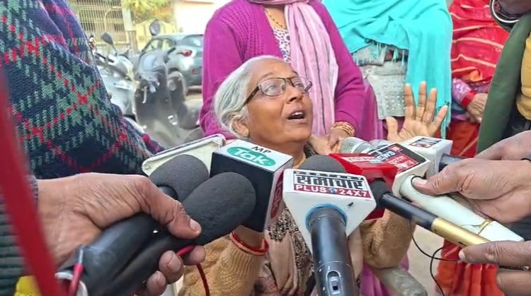 बेटे की मौत से परेशान मां शिवकुमारी. बेटे की मौत से परेशान मां शिवकुमारी.