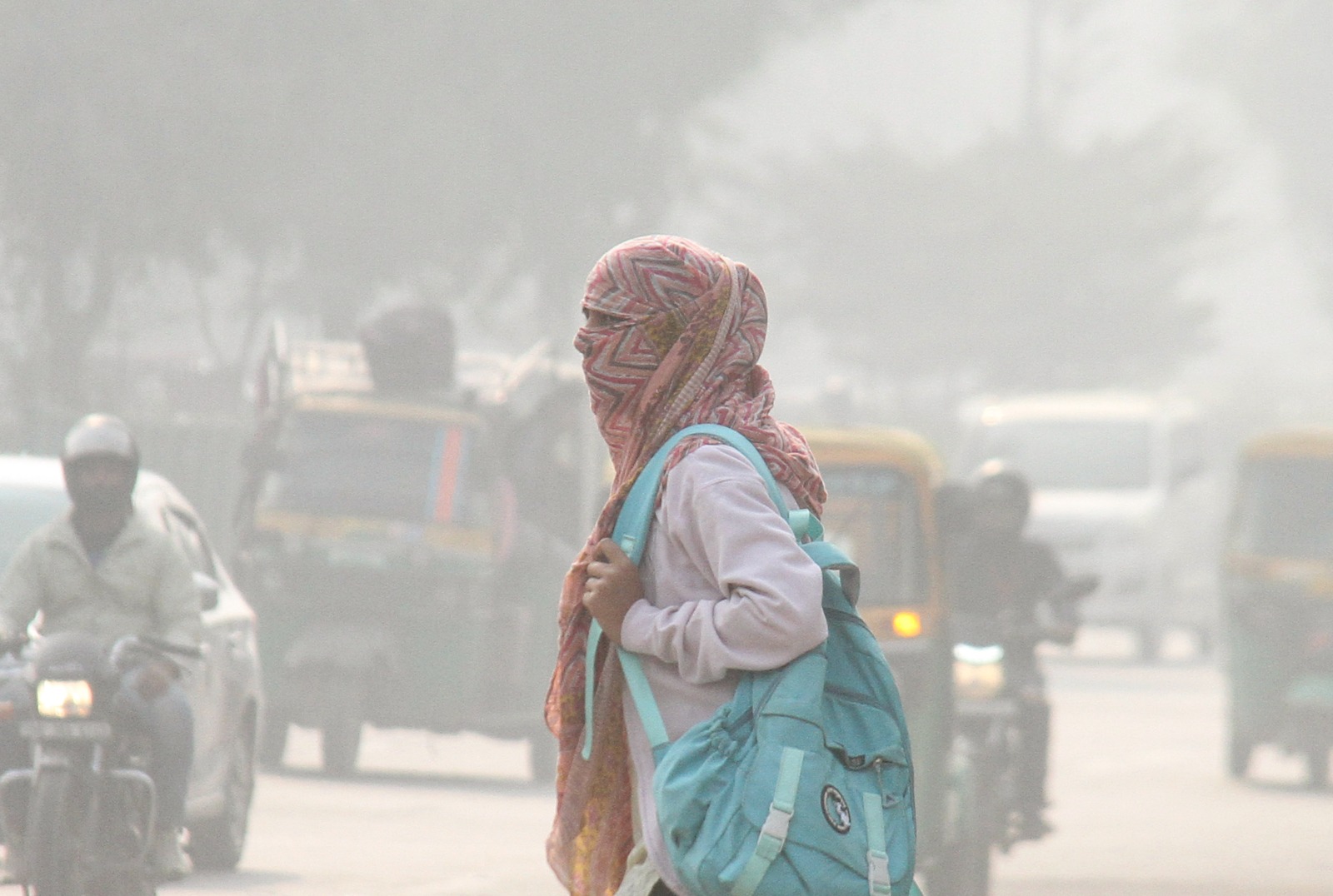 दिल्‍ली-NCR में फिर लागू हुआ ग्रैप-3, राजधानी के 18 इलाकों में AQI 400 के पार 