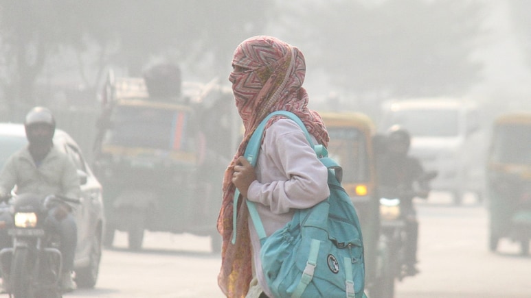 दिल्‍ली-NCR में लागू हो गया  ग्रैप-3, वर्क फ्राम होम और स्‍कूल बंद को लेकर हो सकता है फैसला