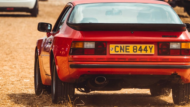 लाल या हरी या फिर पीली? जानिए अलग-अलग कार नंबर प्लेट का मतलब