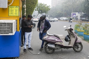 Delhi Petrol Dealers' Association Raise Challenges On No PUC, No Fuel Rule
