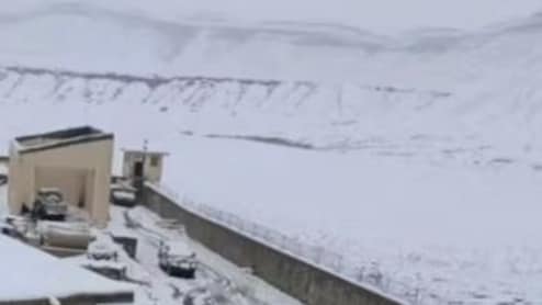 अफगानिस्तान वालों के लिए बर्फीले रास्ते बने 'डेथ जोन', ईरान बॉर्डर से रिपोर्ट
